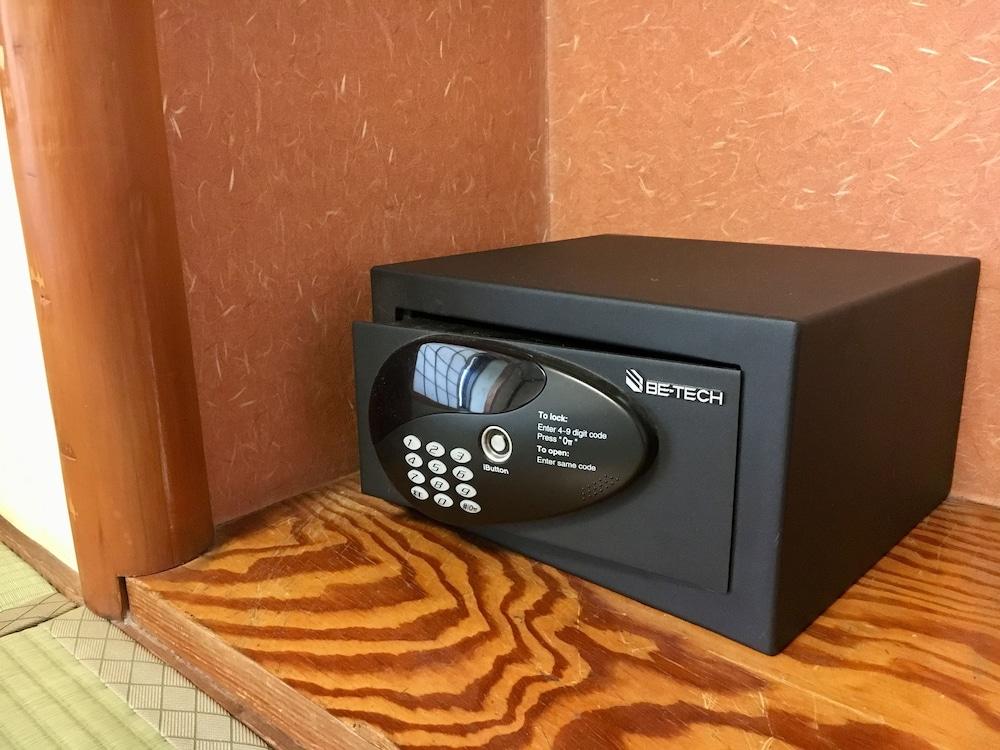 Ueno Terminal Hotel Токио Екстериор снимка